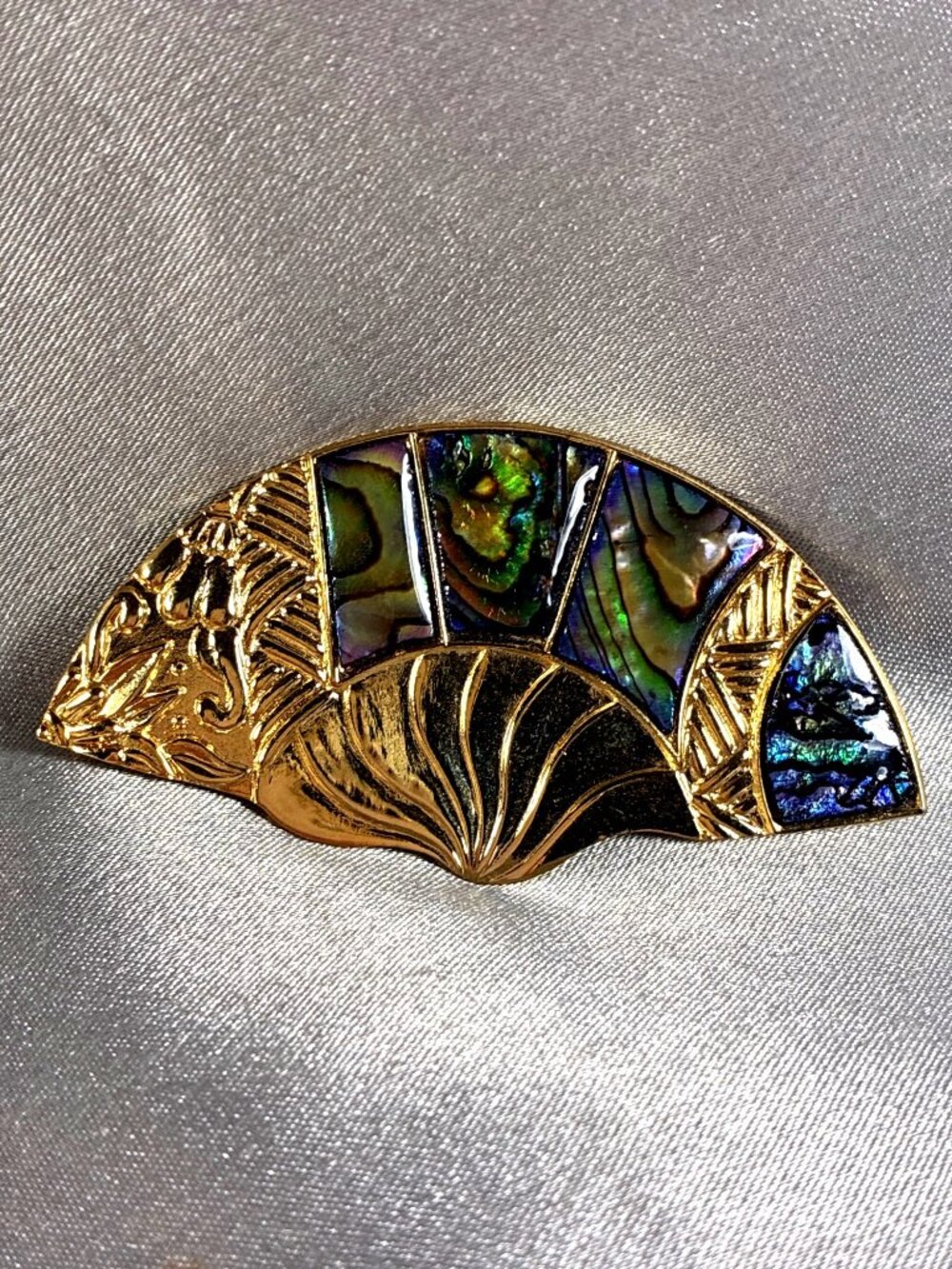 Vintage Don-Lin Abalone Shell Fan Brooch Gold Tone Signed 2.25" - Picture 2 of 9